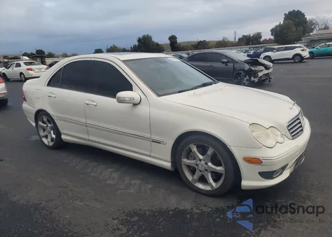 2007 Mercedes-Benz C 230 из США, поврежденный, VIN WDBRF52H97F889621